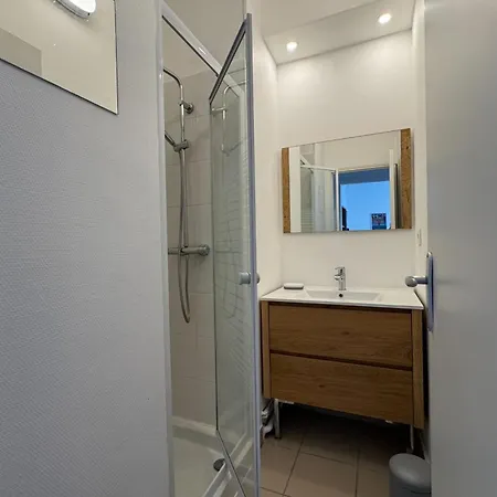 Apartment Charming T2 Close To The Train Station - *