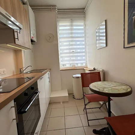 Charming T2 Close To The Train Station - Apartment *